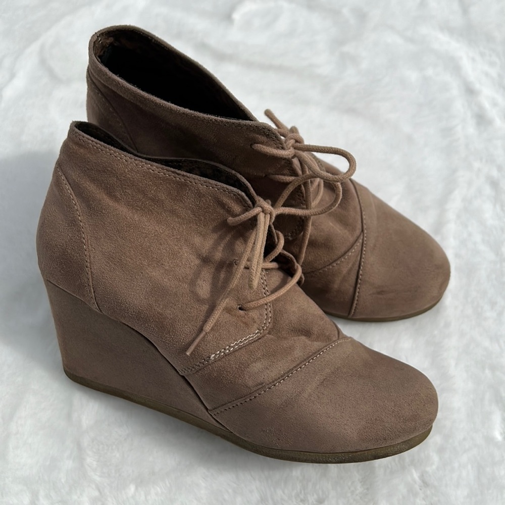 Maurices Wedge Lace Up‎ Booties